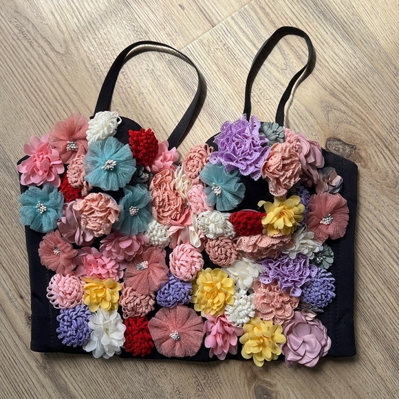 Tops - Floral Embellished Black Crop Top